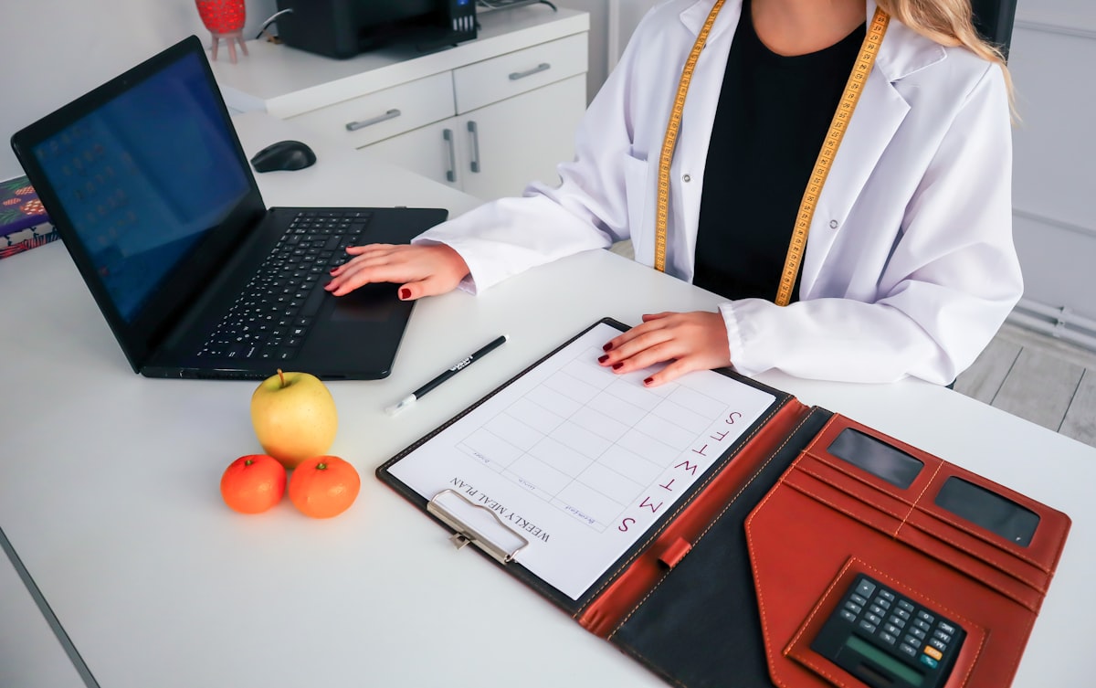 Expert nutritionist providing personalized guidance